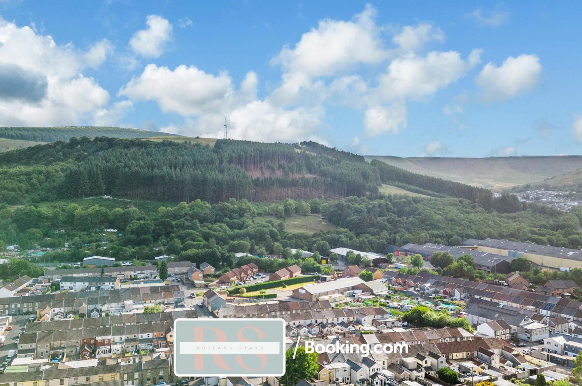 Contractors Accommodation South Wales By Rutland Stays Short Lets & Serviced Accommodation Pentre Treorky Buitenkant foto