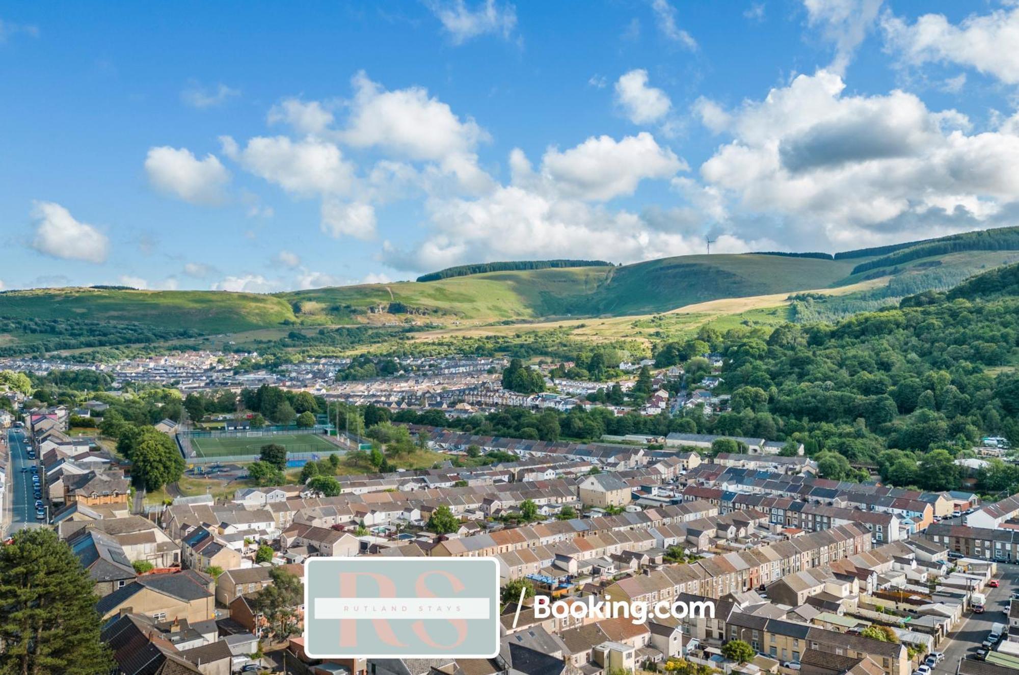 Contractors Accommodation South Wales By Rutland Stays Short Lets & Serviced Accommodation Pentre Treorky Buitenkant foto