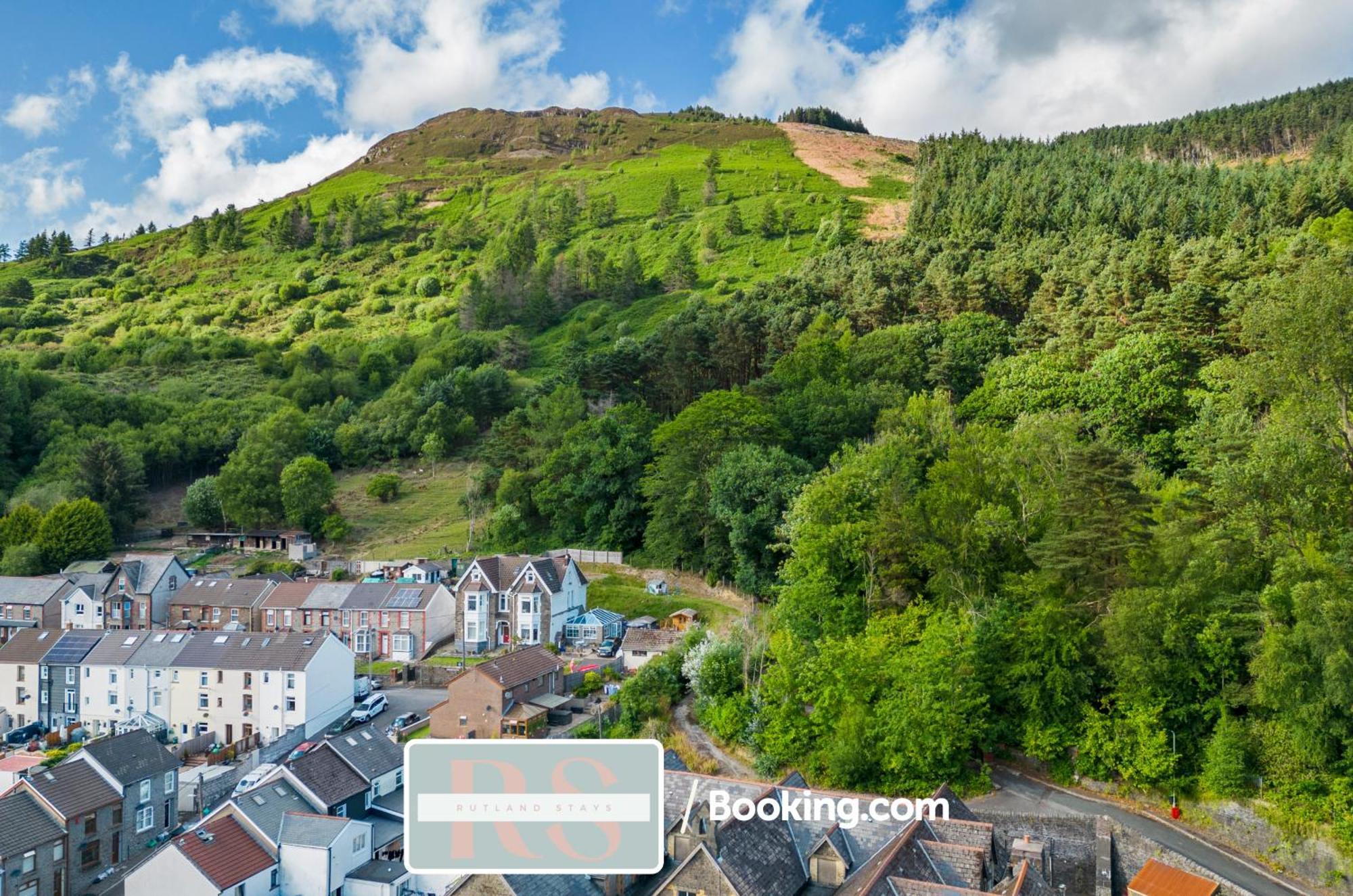 Contractors Accommodation South Wales By Rutland Stays Short Lets & Serviced Accommodation Pentre Treorky Buitenkant foto