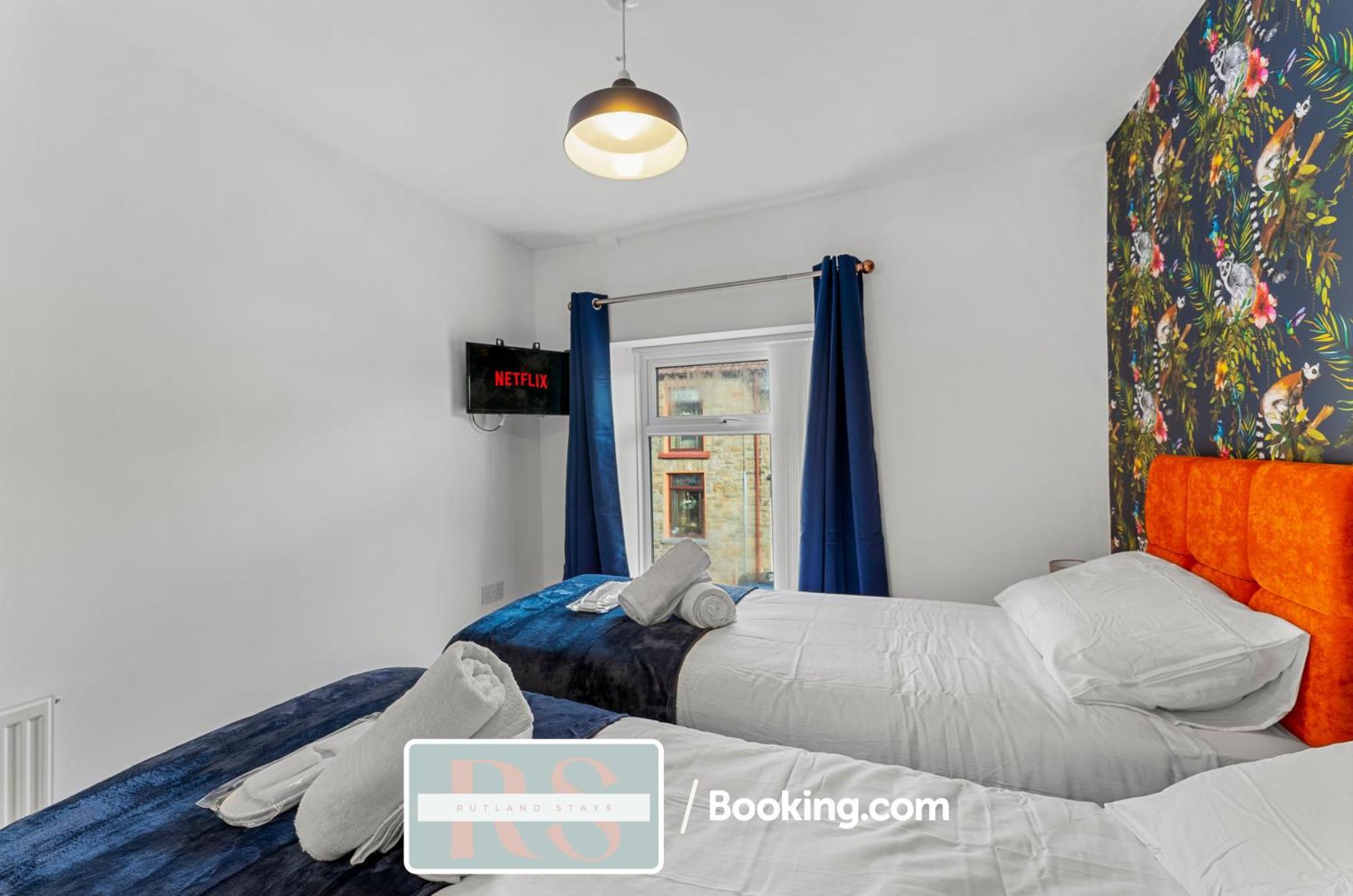 Contractors Accommodation South Wales By Rutland Stays Short Lets & Serviced Accommodation Pentre Treorky Buitenkant foto